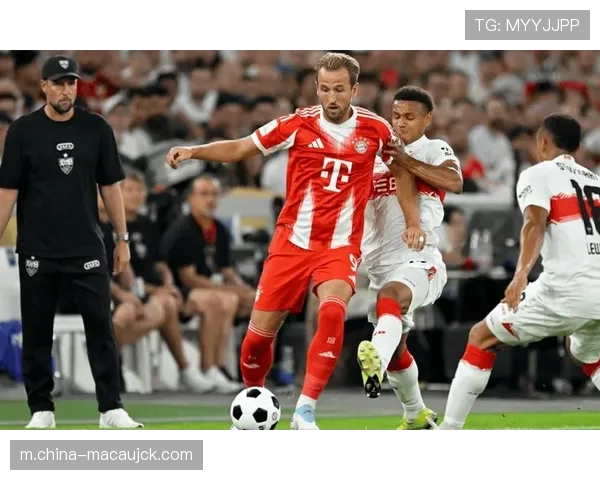 乌尔比希门将扑救获评三分 拜仁防线整体表现稳健